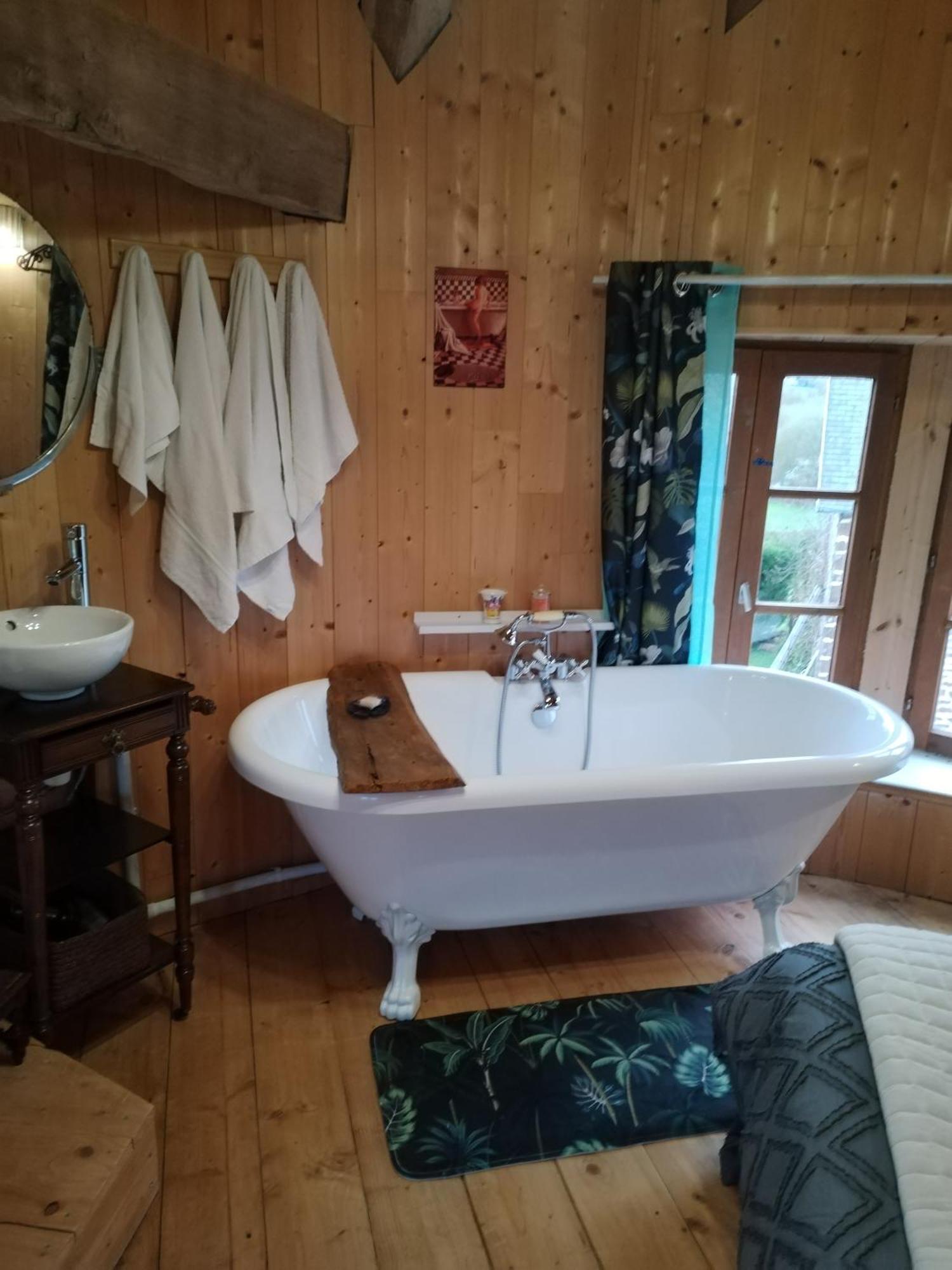 La Tour De Ver Gite Atypique Possibilite Table D'Hotes Sur Reservation Dış mekan fotoğraf